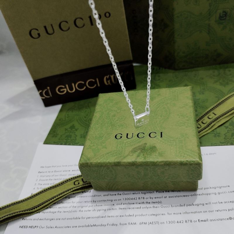 G*u*i necklaces